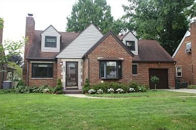 1st image of 824 Warrington Pl