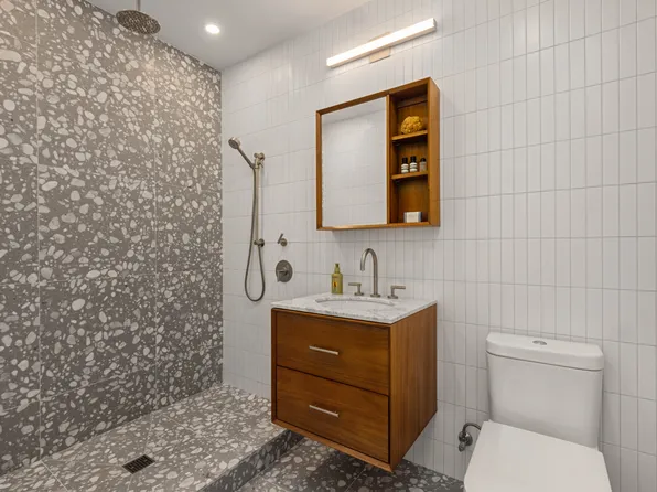 584 Leonard Street image 15 of 20