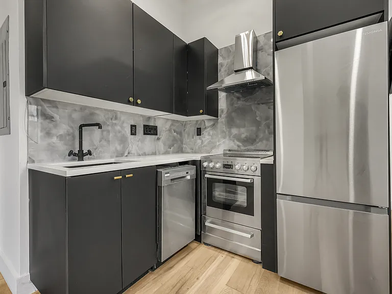 36 Howard Ave #1A — Photo 6