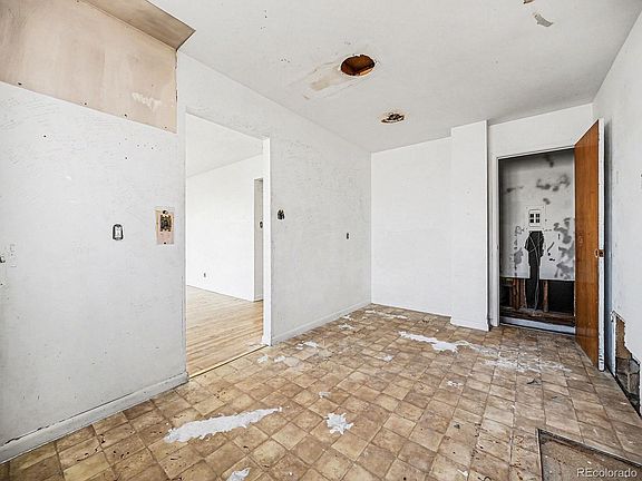 5th image of 2220 Samuel Drive