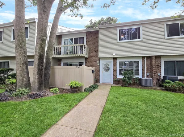 229 Springmeadow Drive #C, Holbrook, NY 11741