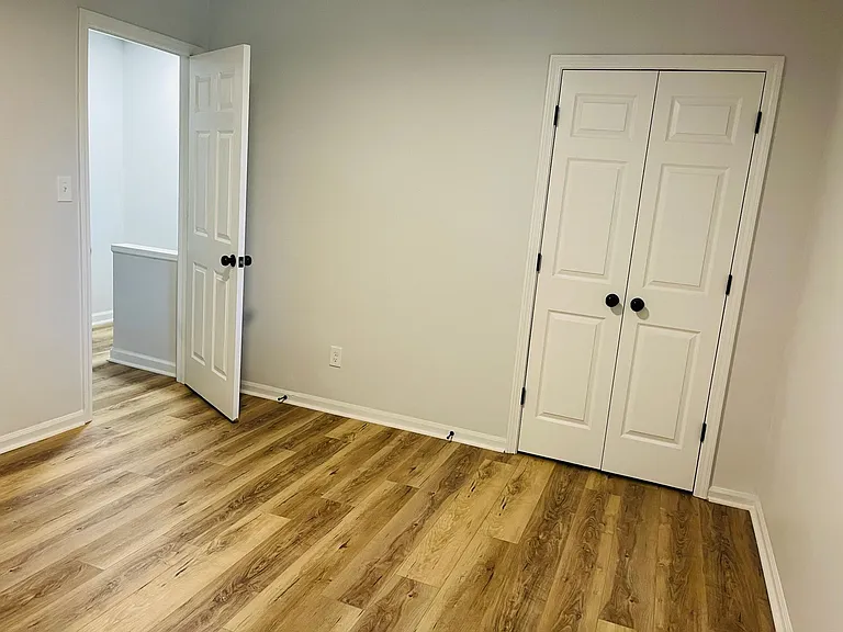 2141 Thompson Ave SE — Photo 17