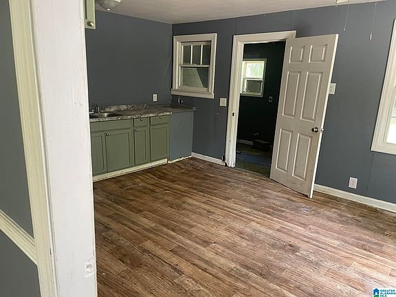 4th image of 3117 Truman Ave