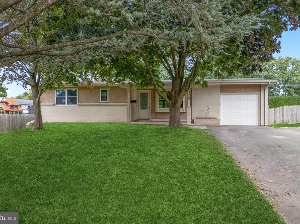 320 Newtown Rd, Warminster, PA 18974