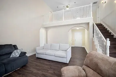 1143 S Elmwood Ave — Photo 7