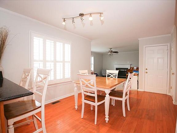 4th image of 6917 Dartmouth Ave