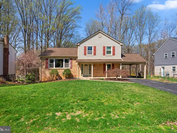 19524 Dubarry Dr, Brookeville, MD 20833