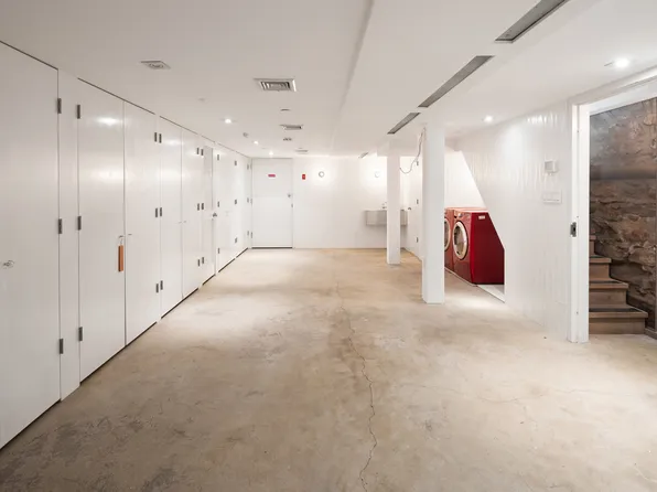 439 West 21st Street image 4 of 12