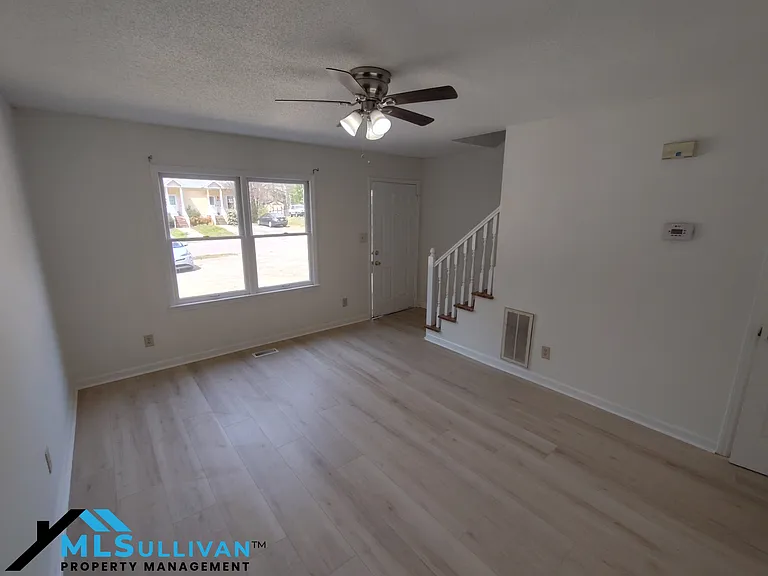 2211 Peppertree St #B — Photo 7