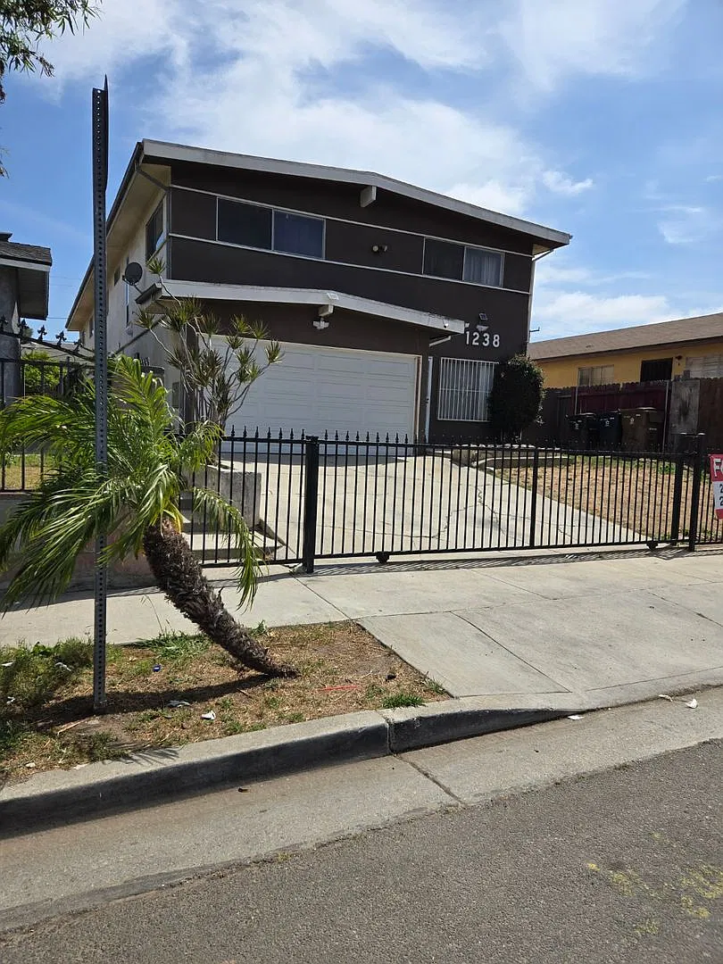 Rent 2bed 1bath $2500,Separate yard and waterbill paid by landlord — Photo 2