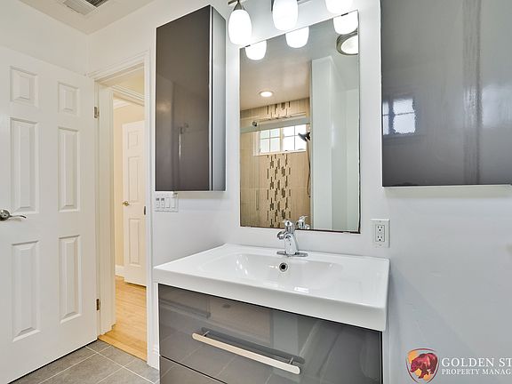 5th image of 32 Annie Laurie Ave #32