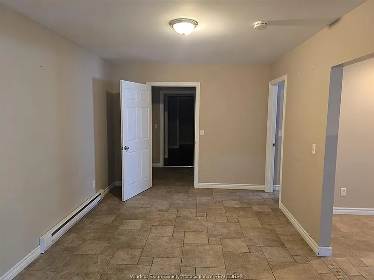 357 Queen St #REAR — Photo 11