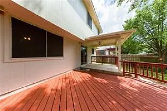 805 Chiselpoint Cv — Photo 30