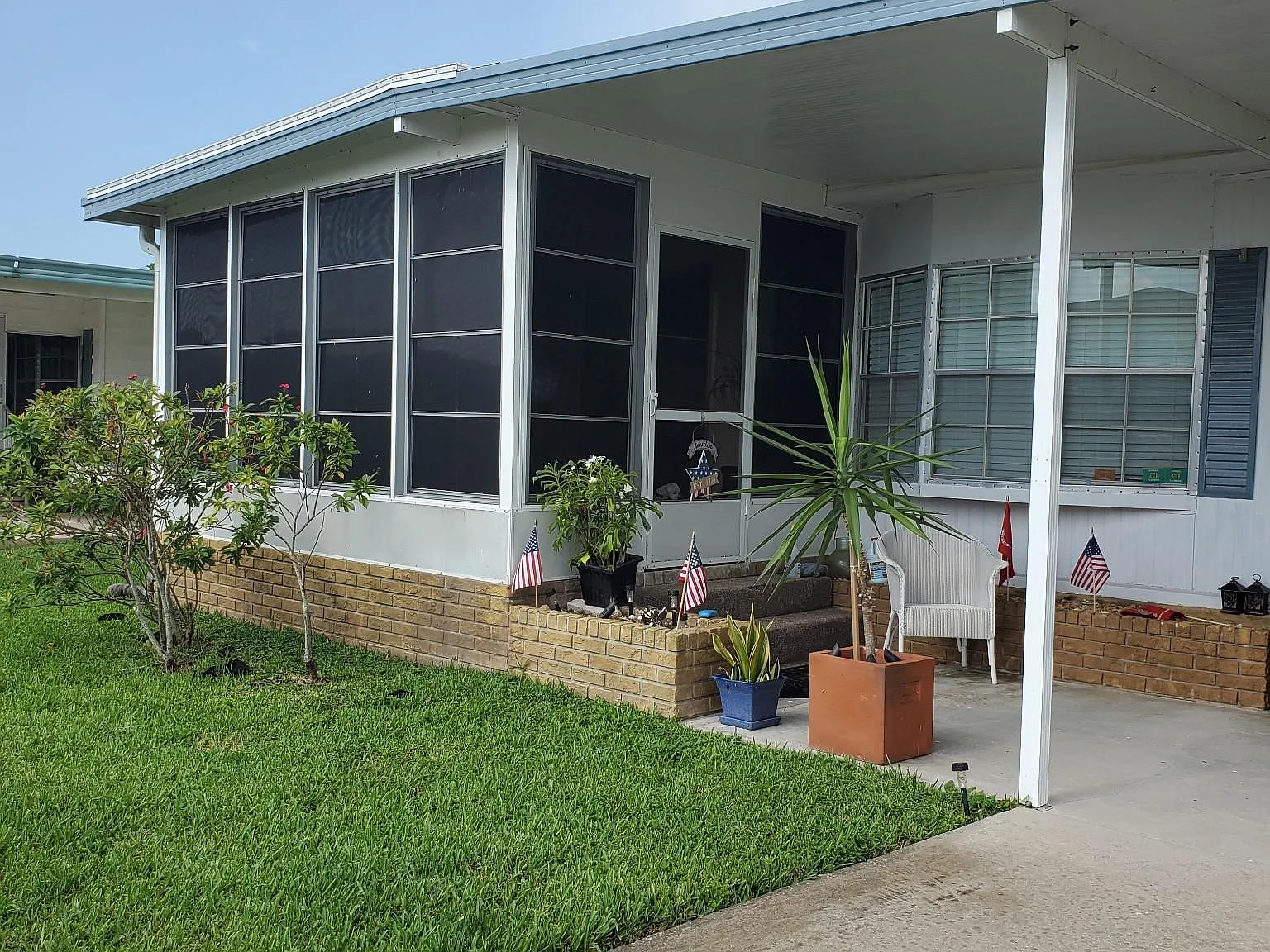 210 Caviller Ct — Photo 2