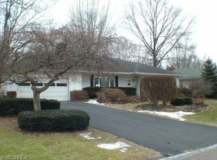 1988 Larchmont Rd, Akron, OH 44313
