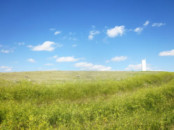 76 Prairie St, Moorcroft, WY 82721