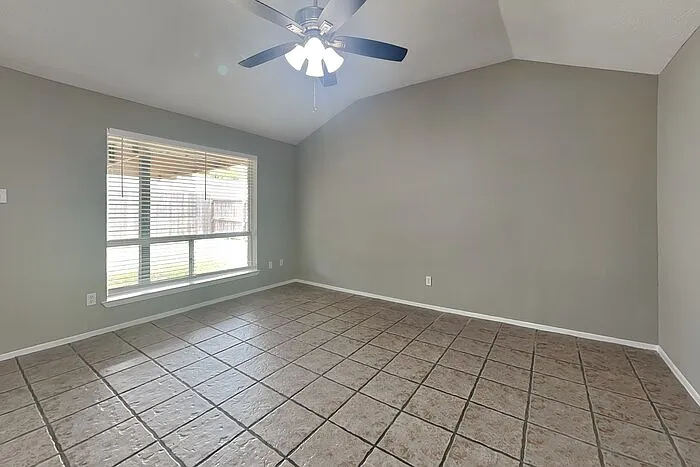 24030 Griffin House Ln — Photo 3