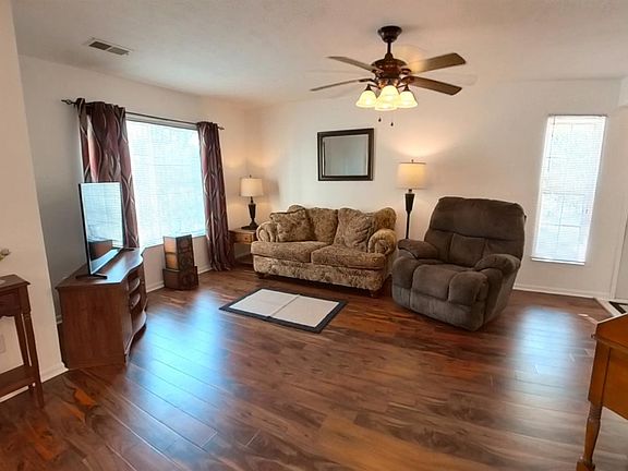 4th image of 12 Ledgerwoods Dr
