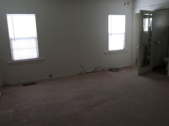 4th image of 1813 W Bristol Ave