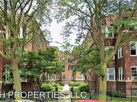 5th image of 1452 W Argyle St APT 1N
