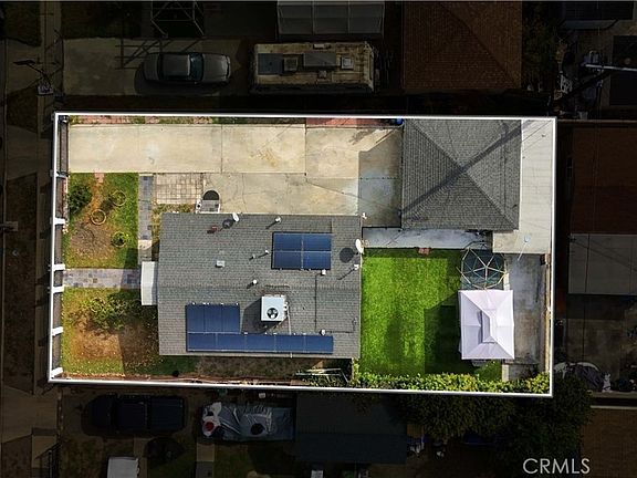3rd image of 916 E 103rd Pl