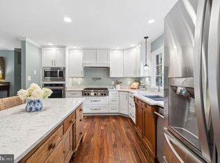 5290 Hillside Dr, Warrenton, VA 20187