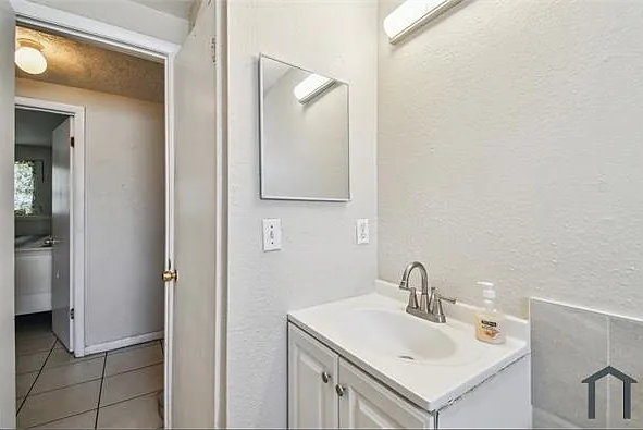 4513 E Giddens Ave #A — Photo 6