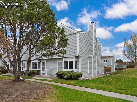 2nd image of 7657 Lexington Manor Dr