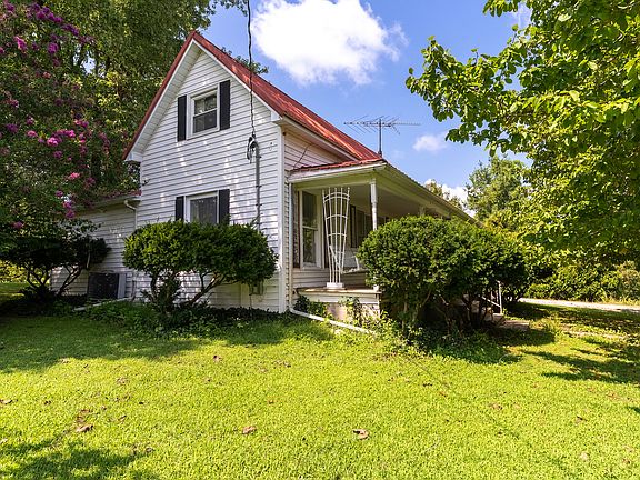 4th image of 200 Crestview Dr