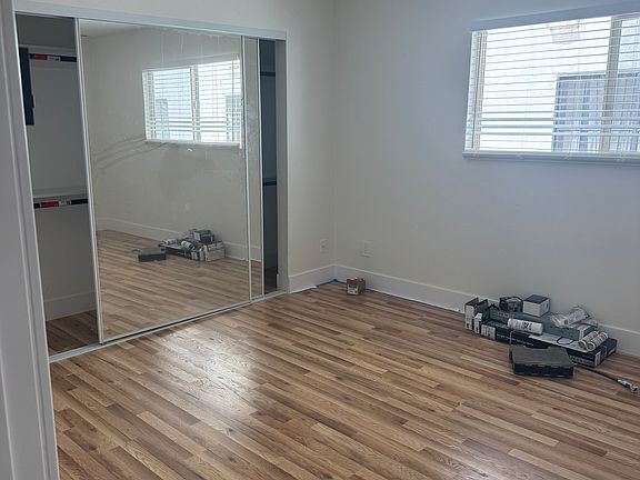 5th image of 15119 Burbank Blvd APT 3