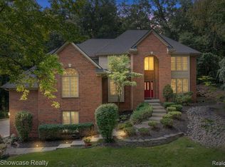 8149 High Point Trl, White Lake, MI