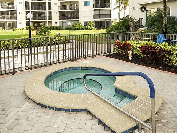 3rd image of 2580 Estero Blvd APT 11