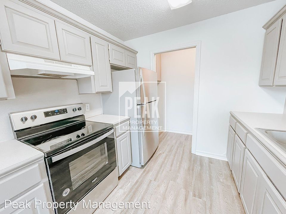 1st image of 19 Ashlee Blvd