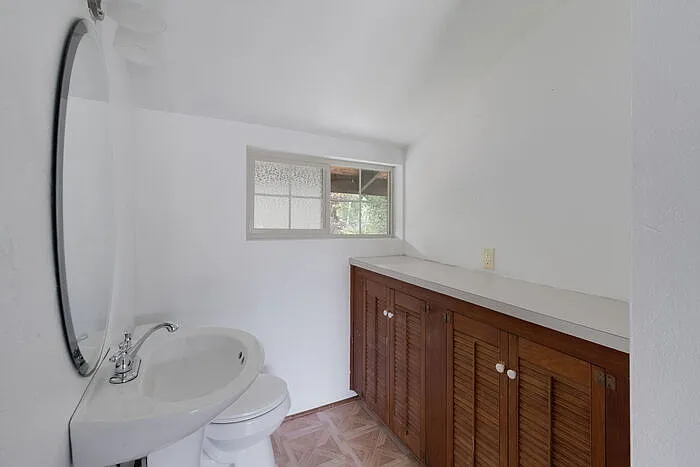 922 1st Ave SW — Photo 28