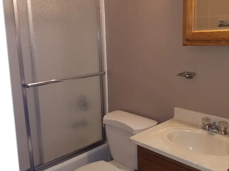 75 Ridgeway St #3 — Photo 14