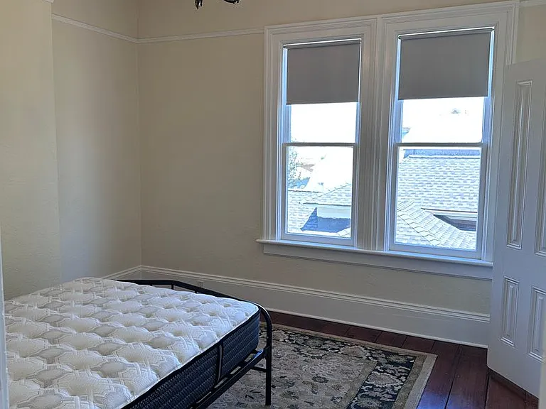 942 G St — Photo 34