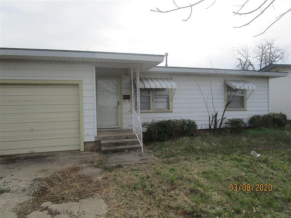 1st image of 749 Shelton St