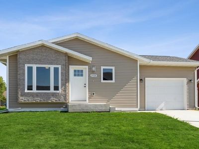 2400 Indigo Dr, Iowa City, IA, 52240