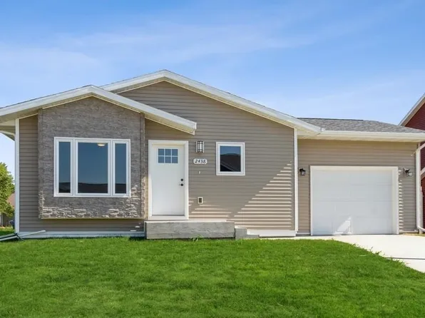 2400 Indigo Dr, Iowa City, IA 52240