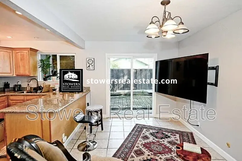 3 bed, 2.5 bath, 1657 sqft, $3,595 — Photo 3