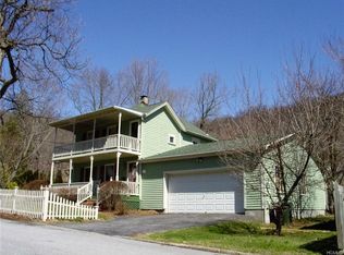 18 Eagle Valley Rd, Highland Falls, NY 10928