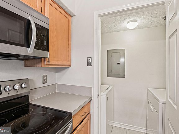 4th image of 1504 Lincoln Way APT 109