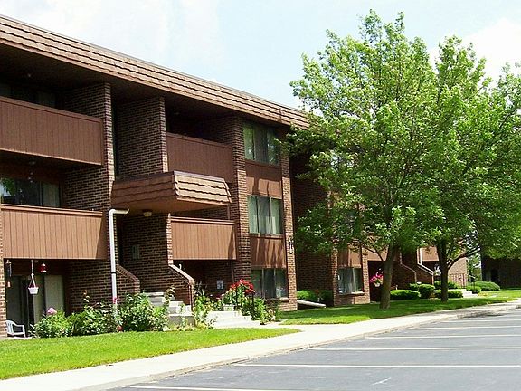 4th image of 405 Old Orchard Dr APT 20