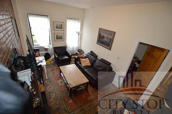 Rented by City Stop Realty | media 64