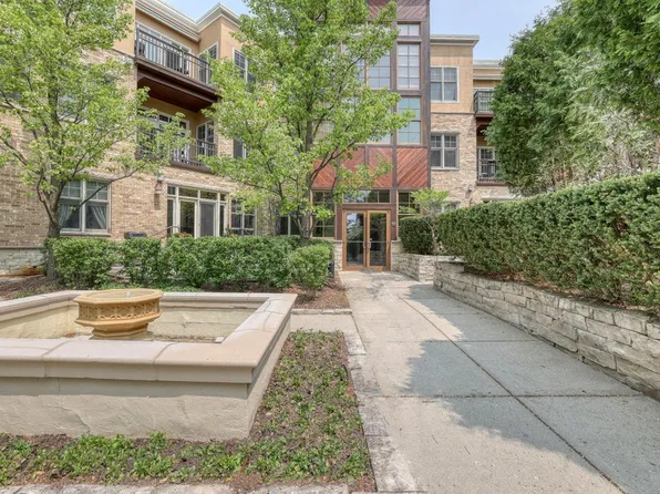 13130 Watertown Plank Rd Unit 309, Elm Grove, WI 53122