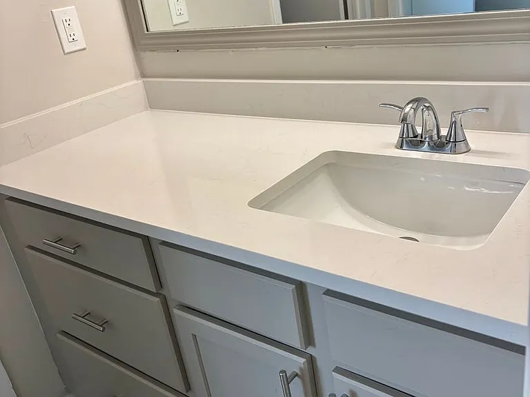The Regency Apartments — Photo 113