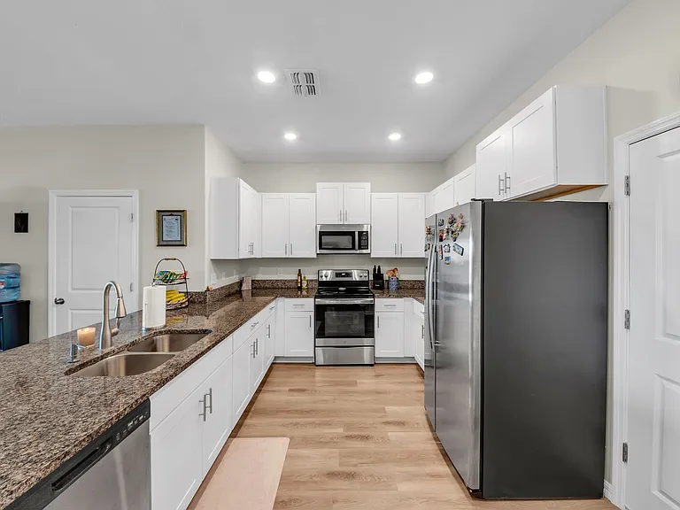 736 Royal Empress Dr — Photo 11