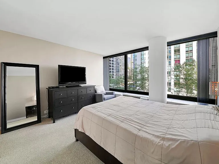 155 N Harbor Dr #407 — Photo 7