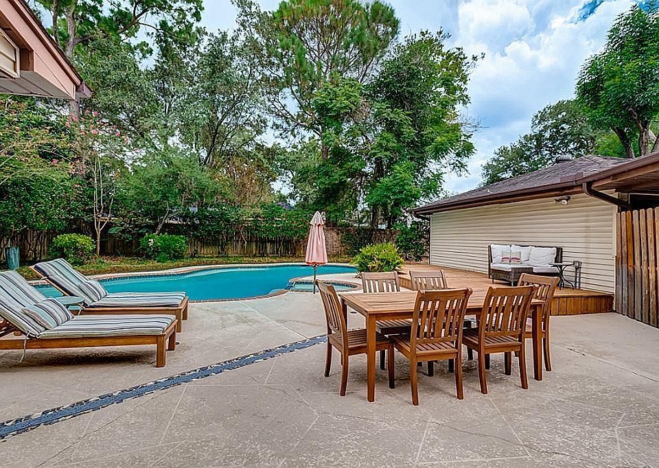 1st image of 12515 Briar Forest Dr