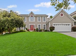 135 Arquilla Dr, Algonquin, IL 60102